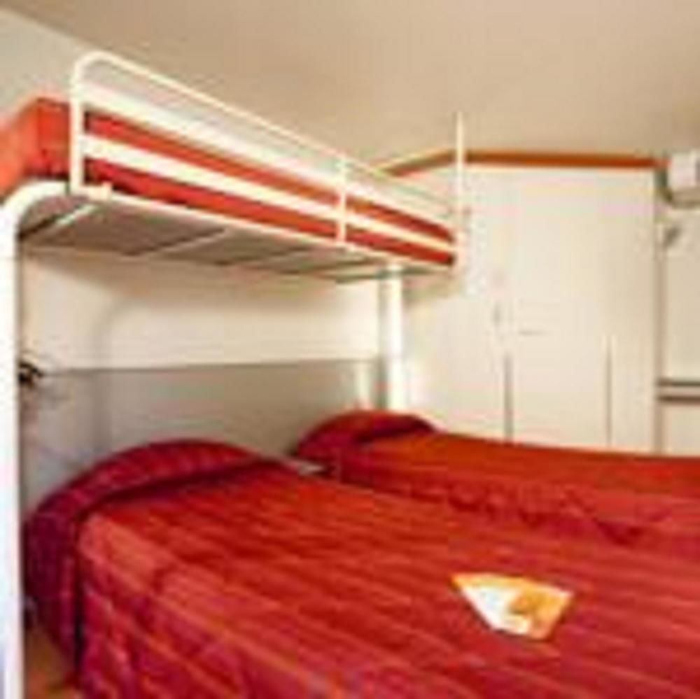 Premiere Classe Evreux Ngoại thất bức ảnh A bunk bed