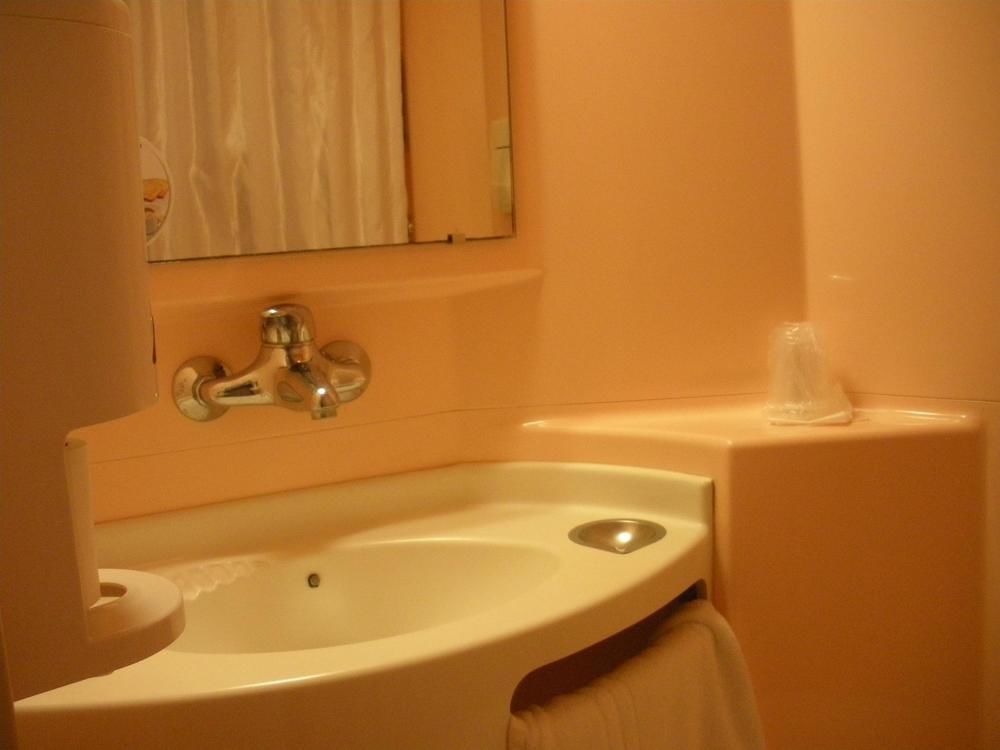 Premiere Classe Evreux Ngoại thất bức ảnh A washbasin